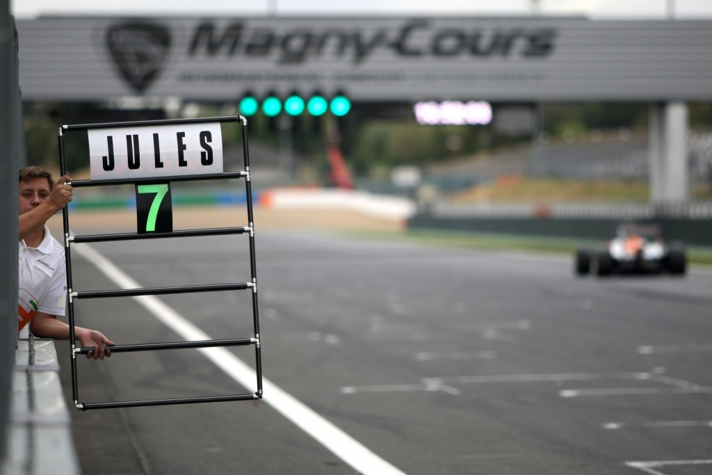 Motor Racing – Formula One World Championship – F1 Testing – Day 2 – Magny Cours – France